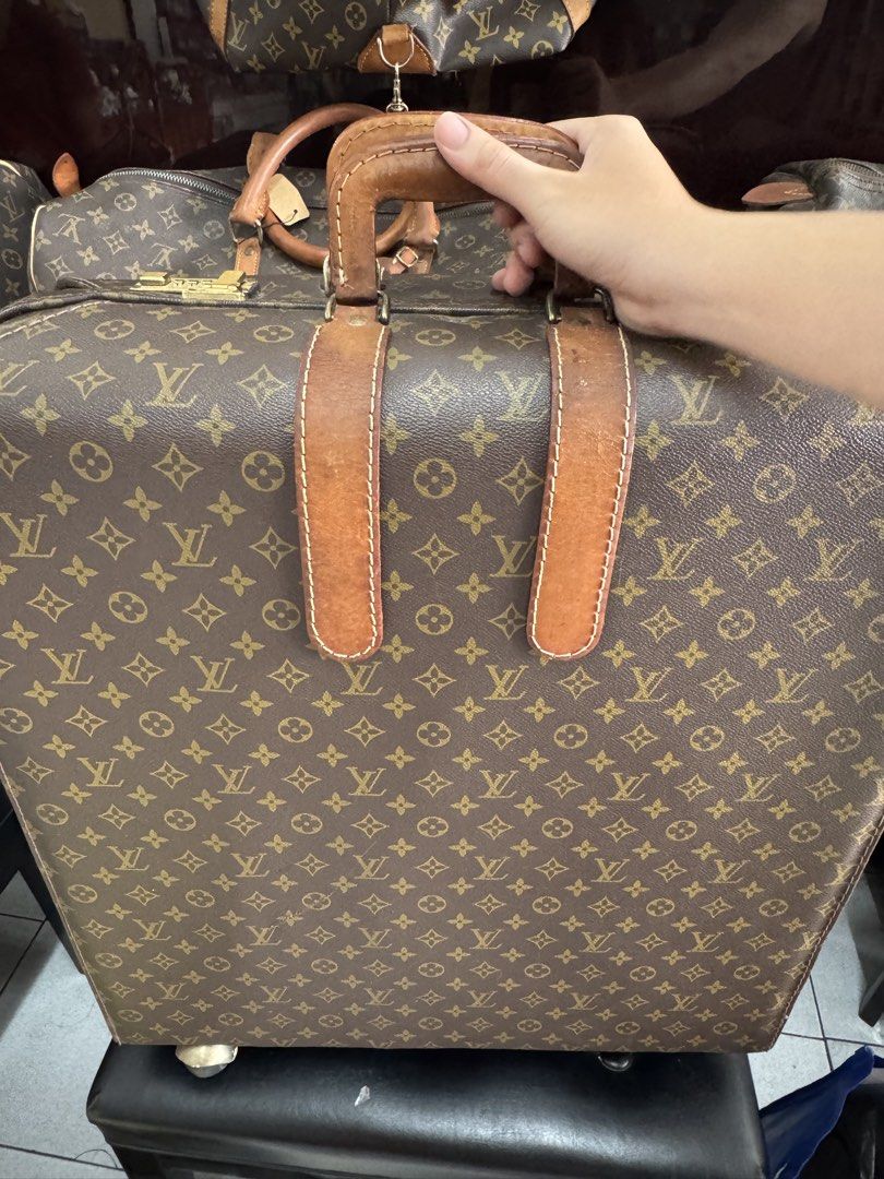 LV Vintage Luggage / Maleta (Category: Luxury Bags & Wallets) located in Quezon City. Submitted by rych0799 (Listing ID 1467470323, Image 1). Description: LV vintage Maleta/Luggage - no code vintage po Can send more photos. 10 pics lng pwede ma download thanks ! ♥️ Vintage-Japan .