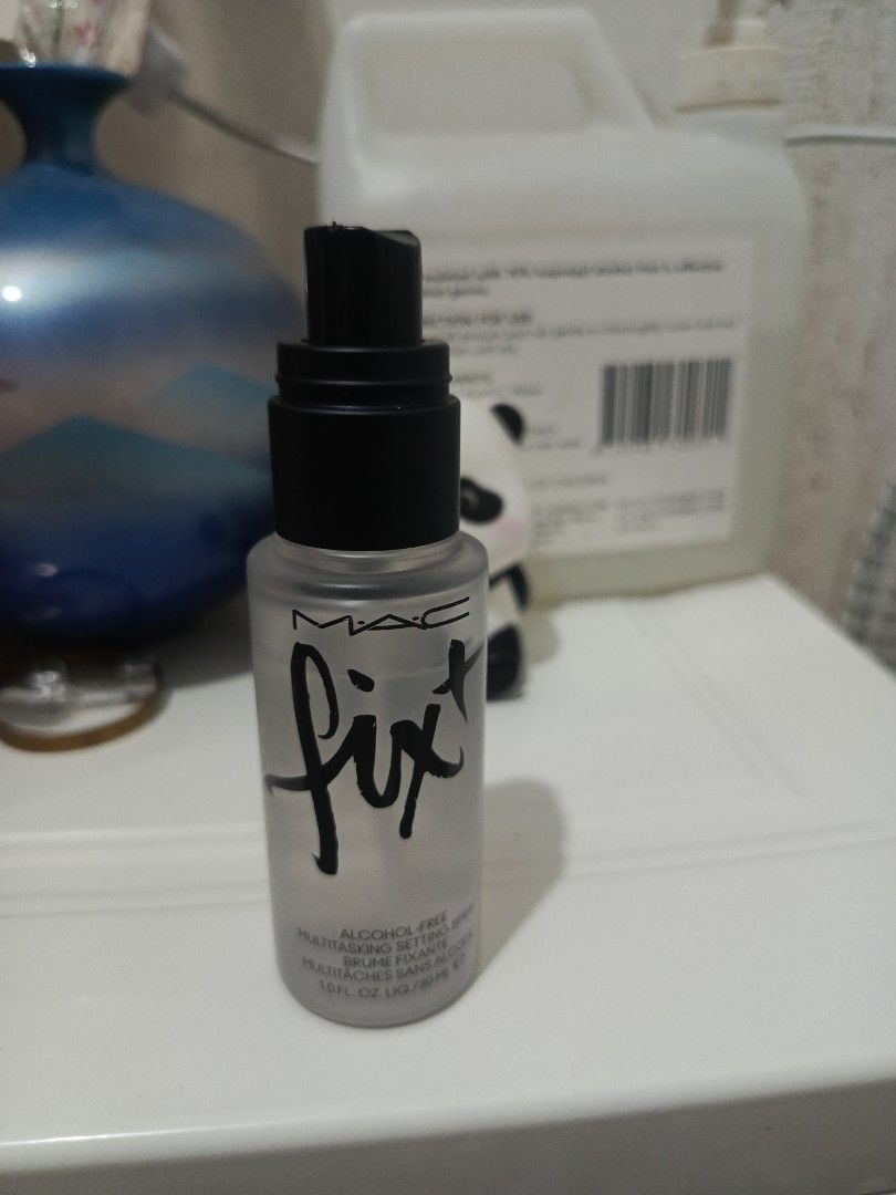 MAC Fix+ Alcohol Free Setting Spray 30ml (Category: Makeup) located in Manila. Submitted by nelskiecms (Listing ID 1467542079, Image 2). Description: MAC Fix+ Alcohol Free Setting Spray 30ml 80% laman bawas na po honest No cap nawala pero working spray pa No box from disposal Tested spray working no leak Mini size pang travel Bnew 650-900 Selling 200 #mac #macfix #settingspray #makeupph #preloved.