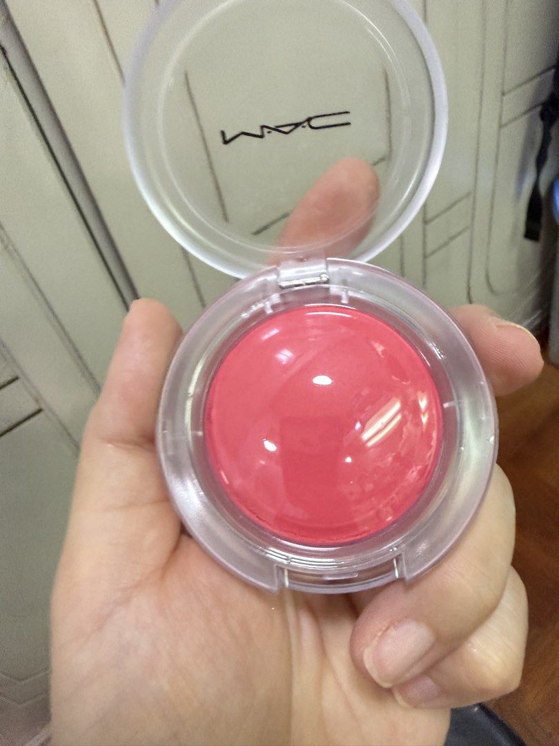 Mac heat index glow play cushiony blush (Category: Makeup) located in Manila. Submitted by tw.declutters (Listing ID 1467405249, Image 3). Description: .