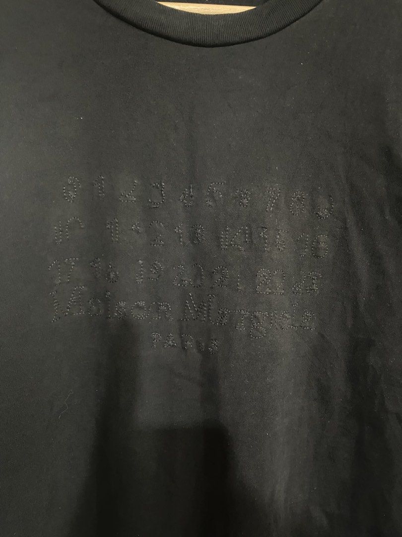 Maison Margiela (Category: Tshirts & Polo Shirts ) located in Davao. Submitted by davecutee (Listing ID 1467380803, Image 2). Description: Maison Margiela Like New Walang Pag Aawayan Size M on Tag 🏷️ Dimension: W 23 L 29 .