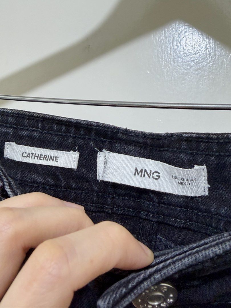 Mango Black Catherine Culotte Jeans (Category: Jeans) located in Pasig City. Submitted by archived.by.vvv (Listing ID 1467414614, Image 3). Description: Brand: Mango One of my fave styles of jeans from Mango! No flaws (frayed ends are part of the design) Size: US 1/EU 32.
