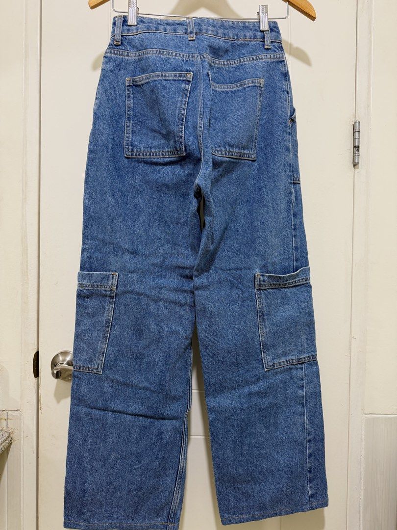 Mango Denim Wide Leg Cargo Pants (Category: Jeans) located in Pasig City. Submitted by archived.by.vvv (Listing ID 1467411216, Image 3). Description: Brand: Mango High quality denim Wide leg Has 4 working pockets No flaws Size: US 2/EU 34.