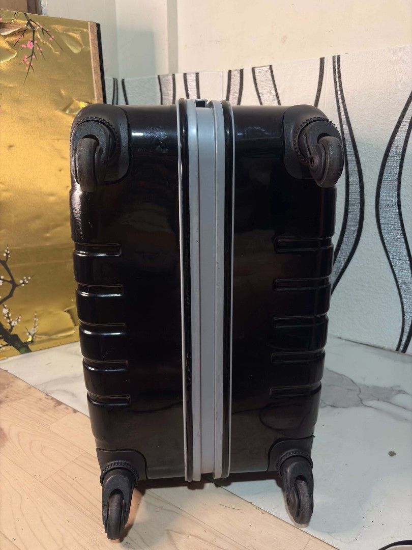 Manhattan Exp (Category: Luggage) located in Manila. Submitted by jzjapansurplus (Listing ID 1467412612, Image 2). Description: 🇯🇵IMPORTED FROM JAPAN ORIGINAL MANHATTAN EXP BRAND EXTRA LARGE SIZE LUGGAGE🇯🇵 🎯 TSA APPROVED KEY LOCK 🎯 CLIP TYPE 🎯 PUSH HANDLE TROLLEY 🎯 SMOOTH 360 WHEELS ROTATION 🎯 TOP AND SIDE HANDLE CARRY 🎯 DURABLE CASE 🎯 WIDE SPACE CAPACITY NO ISSUE.. LIGHT SCRATCHES DUE TO USAGE ONLY‼️.