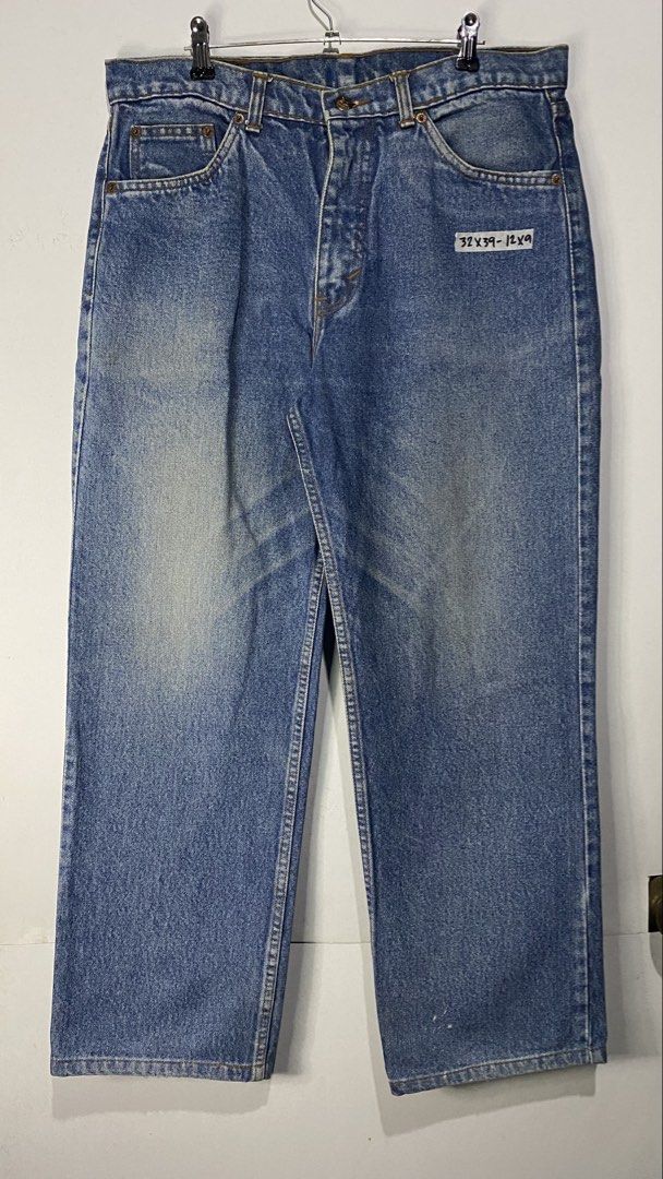 Maong pants (Category: Jeans) located in Jaen. Submitted by oshimamark58418 (Listing ID 1467404773, Image 2). Description: WIDTH 32 LENGTH 39 THIGH 12 LEG OPENING 9.