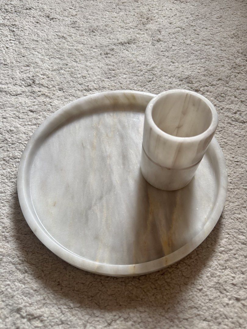 Marble set (tray with toothbrush/pen holder) (Category: Other Home Decor) located in Paranaque City. Submitted by closetanghelita (Listing ID 1467430827, Image 1). Description: FS Marble set (tray with toothbrush/pen holder) Cute for bathroom organizing/decor RFS: I’m redecorating mine Good as new and no issues.