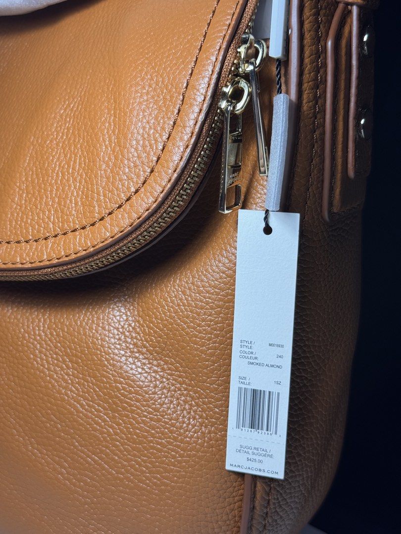 Marc Jacobs Hobo Bag (Category: Tote Bags) located in Santa Ignacia. Submitted by alyfosho (Listing ID 1467392520, Image 2). Description: 𝐌𝐚𝐫𝐜 𝐉𝐚𝐜𝐨𝐛𝐬 𝐙𝐢𝐩 𝐅𝐥𝐚𝐩 𝐇𝐨𝐛𝐨 𝐒𝐡𝐨𝐮𝐥𝐝𝐞𝐫 𝐁𝐚𝐠 𝐢𝐧 𝐒𝐦𝐨𝐤𝐞𝐝 𝐀𝐥𝐦𝐨𝐧𝐝 🏷️ selling for only ₱15k (orig price $425) slightly negotiable, no to lowballers❌ 💳 gcash/bank transfer 🚚 j&t/lbc 📍TARLAC .