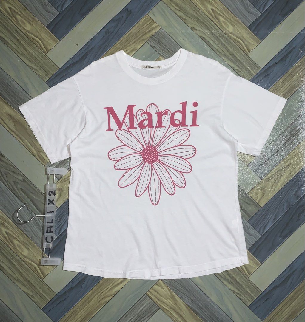 MARDI MERCREDI SHIRT (Category: Tshirts & Polo Shirts ) located in Kapalong. Submitted by ac_thrift (Listing ID 1467551111, Image 1). Description: MARDI MERCREDI SHIRT Size: FREE Dimes: W20.5 x L26.5 Color rate: 10/10 Condition: Excellent MoP: Gcash Location: Mindanao, Davao del Norte, Kapalong, 8113.