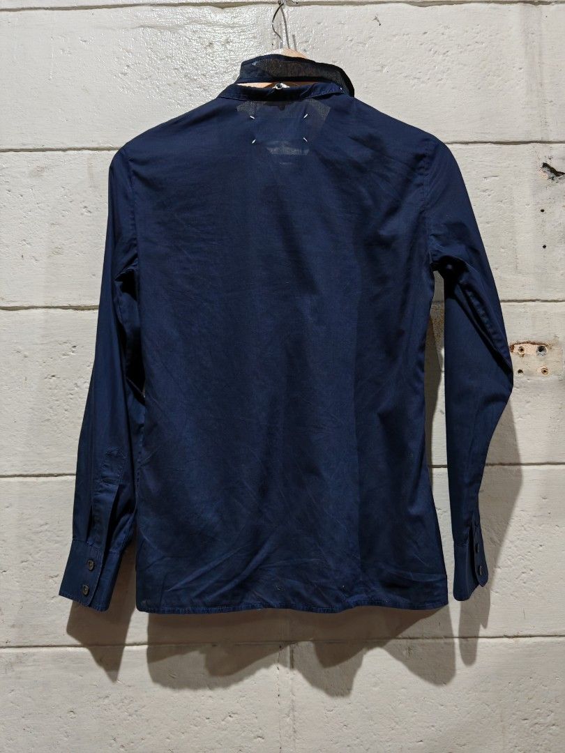 Margiela blank tag (Category: Longsleeves) located in Makati City. Submitted by kuya_uwi_kana (Listing ID 1467473557, Image 2). Description: MARGIELA blank tag PIT TO PIT - 18.5 LENGTH - 25.5 SHOULDER - 15.5 SLEEVES - 23.