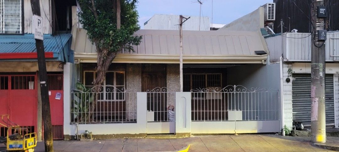 Marikina for rent (Category: House & Lot) located in Marikina City. Submitted by darthvader888 (Listing ID 1467527298, Image 1). Description: 110 sqm LA residential- commercial property former medical clinic and food commisary san roque marikina near marcos highway and LRT2.