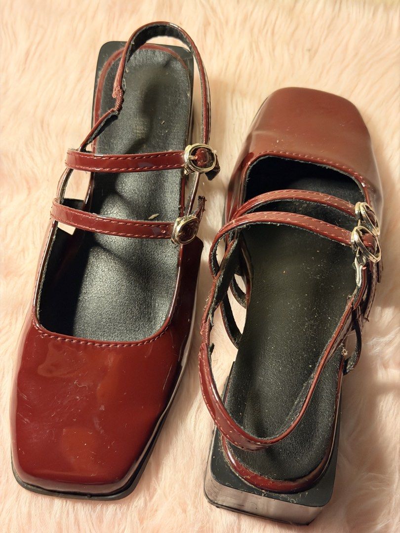 maroon mary jane flats (Category: Flats & Sandals) located in Daraga. Submitted by littlemissdeclutter.wtme (Listing ID 1467580475, Image 3). Description: Glossy finish with a square toe, double thin straps, and silver-tone buckle accents. - size 36 - preloved - bought this on orangeapp for 350+.