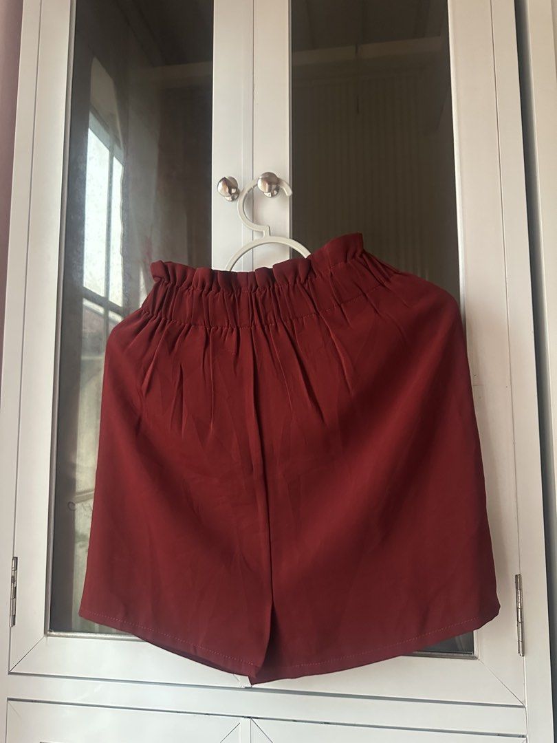 Maroon Skirt (Category: Skirts) located in Cagayan de Oro. Submitted by zm1.declutter (Listing ID 1467432271, Image 2). Description: .