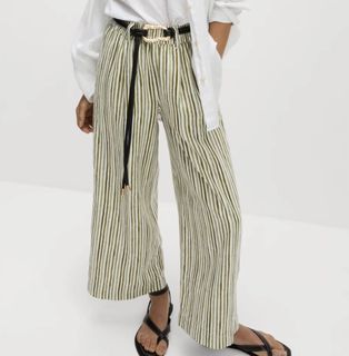 (Category: ) located in . Submitted by thefashionguitar (Listing ID 1467430162, Image 1). Description: .