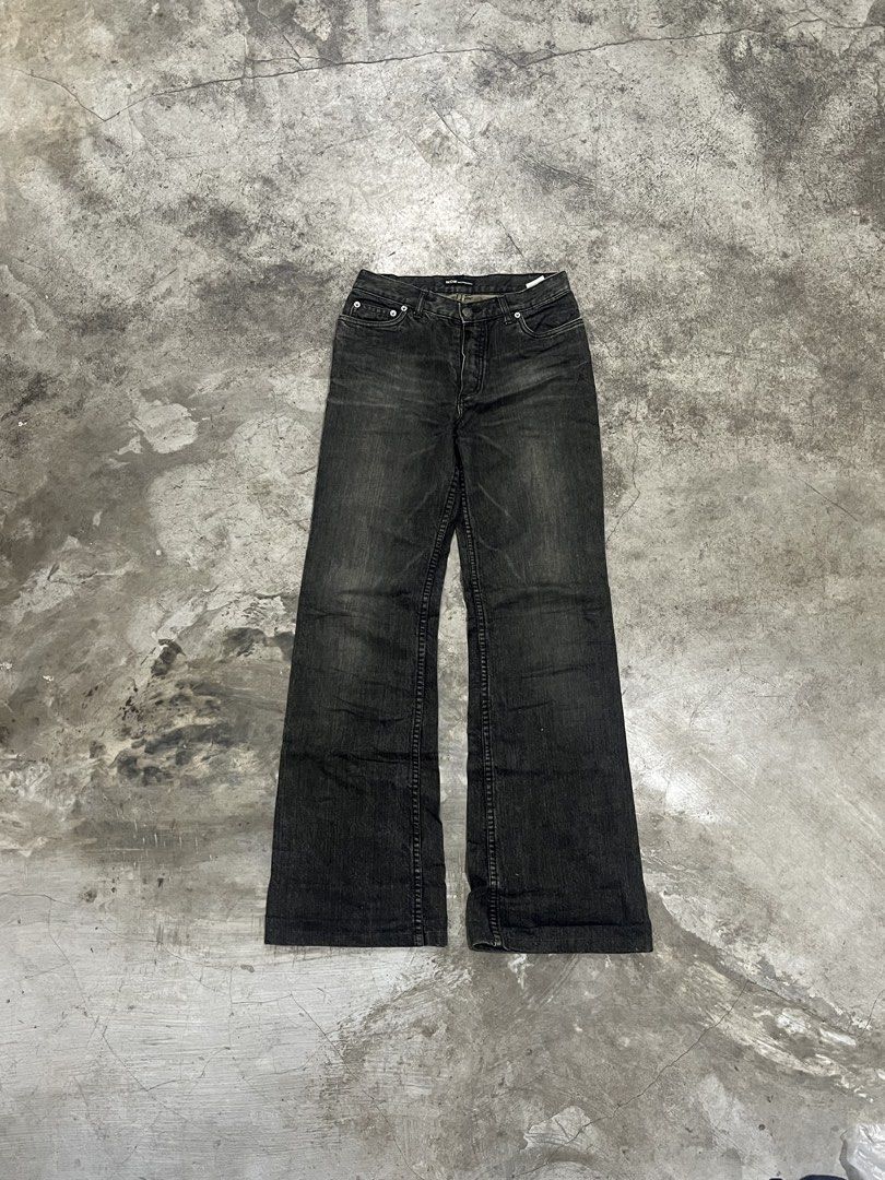 Massimo Dutti M.D.W Black Washed Flare Jeans (Category: Jeans) located in Naga. Submitted by nowhere_archive_shop (Listing ID 1467531151, Image 1). Description: Massimo Dutti M.D.W Black Washed Flare Jeans 27 Waist 40 Length 10 Leg Opening Good Condition DM.
