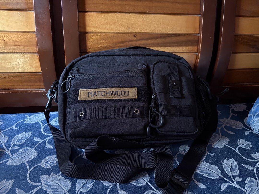 Matchwood Chaser 2 way shoulder bag (Category: Sling Bags) located in Dasmarinas. Submitted by markusi22 (Listing ID 1467451297, Image 1). Description: for sale only price : 3.2k(slightly negotiable) srp : 5.5k 🧳Matchwood Chaser 2 way shoulder bag in good condition 💯 authentic pickup Dasmariñas Cavite shipping via Lalamove or LBC please respect my post thanks.