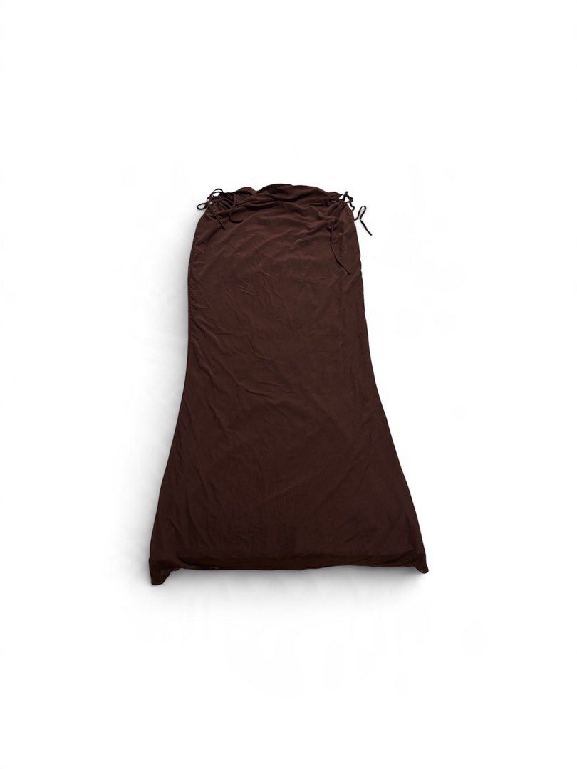 Maxi Skirt (Category: Skirts) located in Cavite. Submitted by allysanicole__ (Listing ID 1467460469, Image 1). Description: with loose threads on waistband 5’1 for reference .