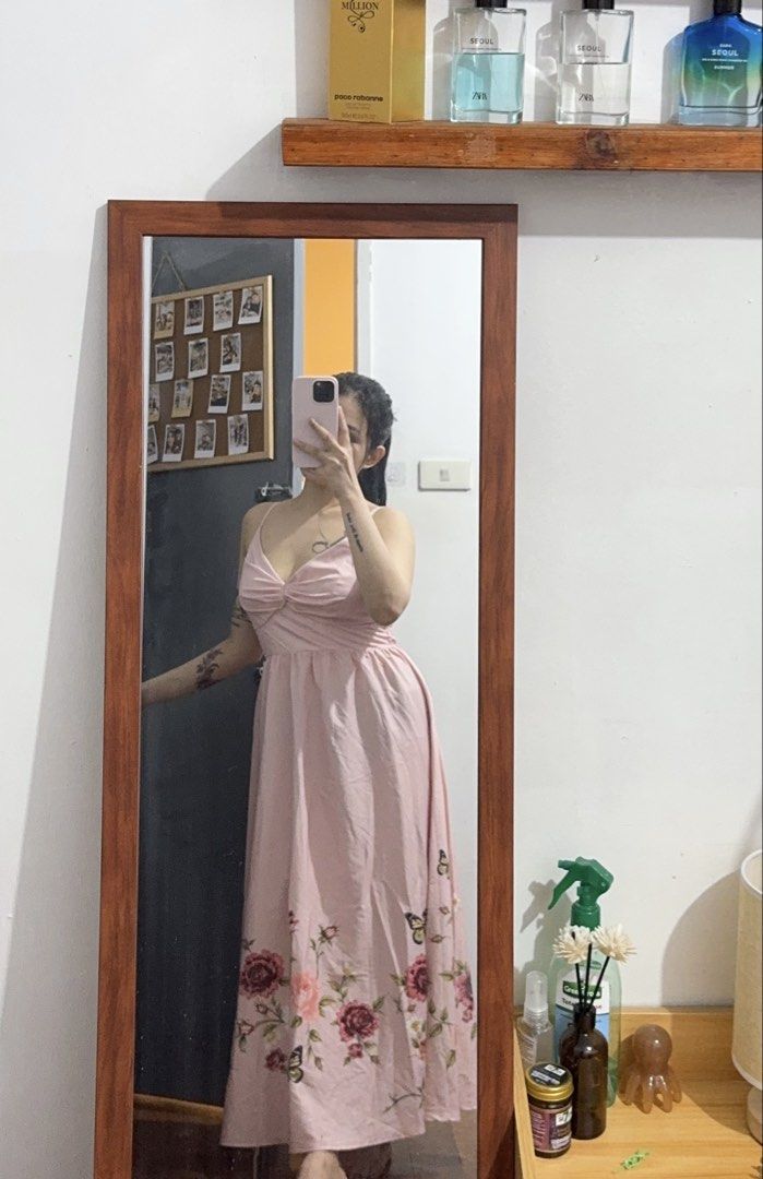 Maxi/Long Dress (Category: Dresses) located in Manila. Submitted by abbypot (Listing ID 1467566870, Image 1). Description: Fit to S-M worn it for fitting only .