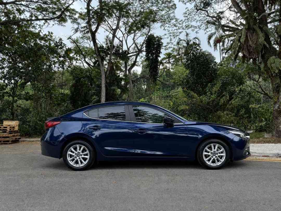 Mazda 3 Sedan 1.5 Deluxe (A) (Category: Used Cars) located in Singapore. Submitted by carousell_certified_partners (Listing ID 1462590932, Image 2). Description: 1 owner low mileage unit! Engine & gearbox warranty coverage till end of COE! A very economical & yet sporty hatchback with low maintenance & great fuel efficiency! Very well maintained unit with no major repairs needed! Flexible financing available at low interests! Trade ins are availa