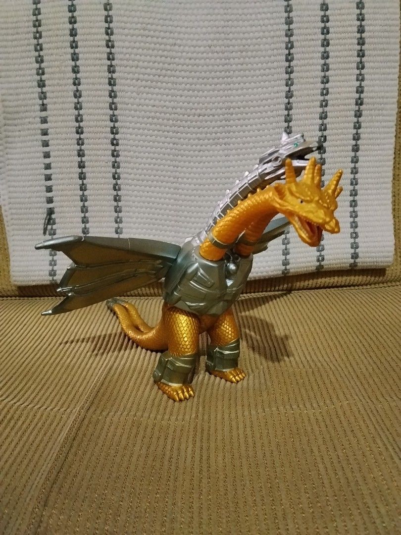 Mecha ghidorah (Category: Kids Toys) located in Quezon City. Submitted by mallow_surplus_shop (Listing ID 1467386166, Image 3). Description: .