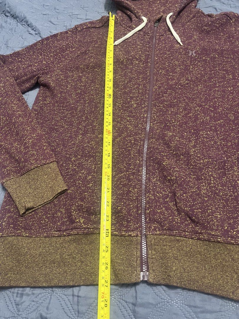 MEDIUM - Men’s Hurley deep purple hooded Jacket (Category: Coats, Jackets and Outerwear) located in Paranaque City. Submitted by regina_sy (Listing ID 1467500504, Image 3). Description: NO issue MOP: GCASH J&T Express delivery (SF c/o BUYER) * Parcel Drop-off (J&T Branch) WEEKENDS only NO WW photo 📍MNL.