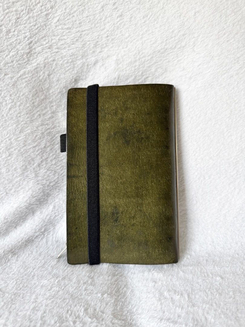 MeePlus SlimPad Pueblo - Olive (Personal Rings) + Plotter Zipper Case (Category: Stationery & School Supplies) located in Cebu City. Submitted by mekyoo (Listing ID 1467381942, Image 2). Description: * Personal ring binder (11mm) * Made with vegetable tanned leather * Has patina * Includes rings protector, elastic band, and Plotter zipper case --- RFS: just decluttering.