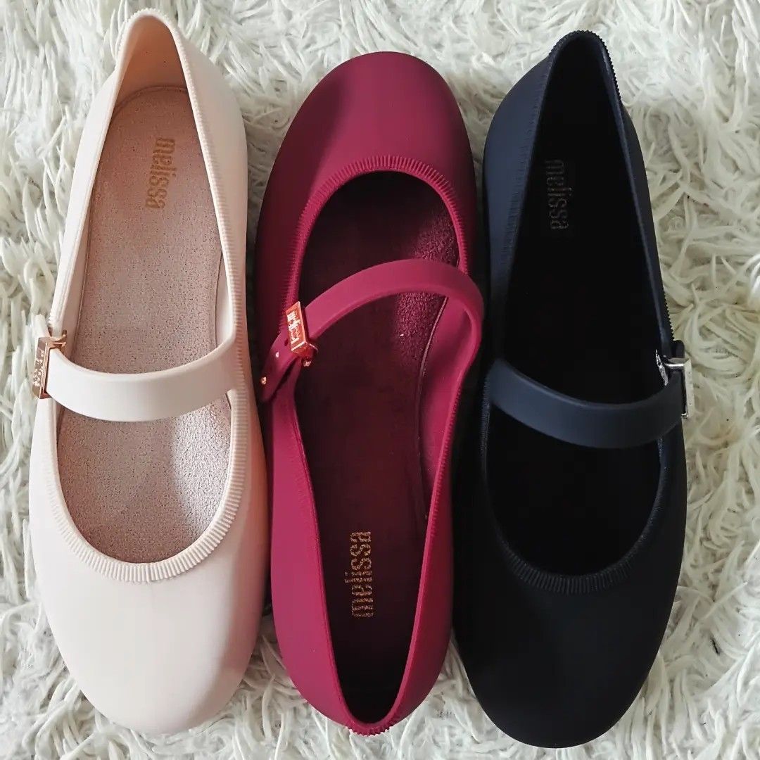 Melissa Ballet Flats (Category: Flats & Sandals) located in Paranaque City. Submitted by raenjavi (Listing ID 1466779632, Image 3). Description: Php999 Black.