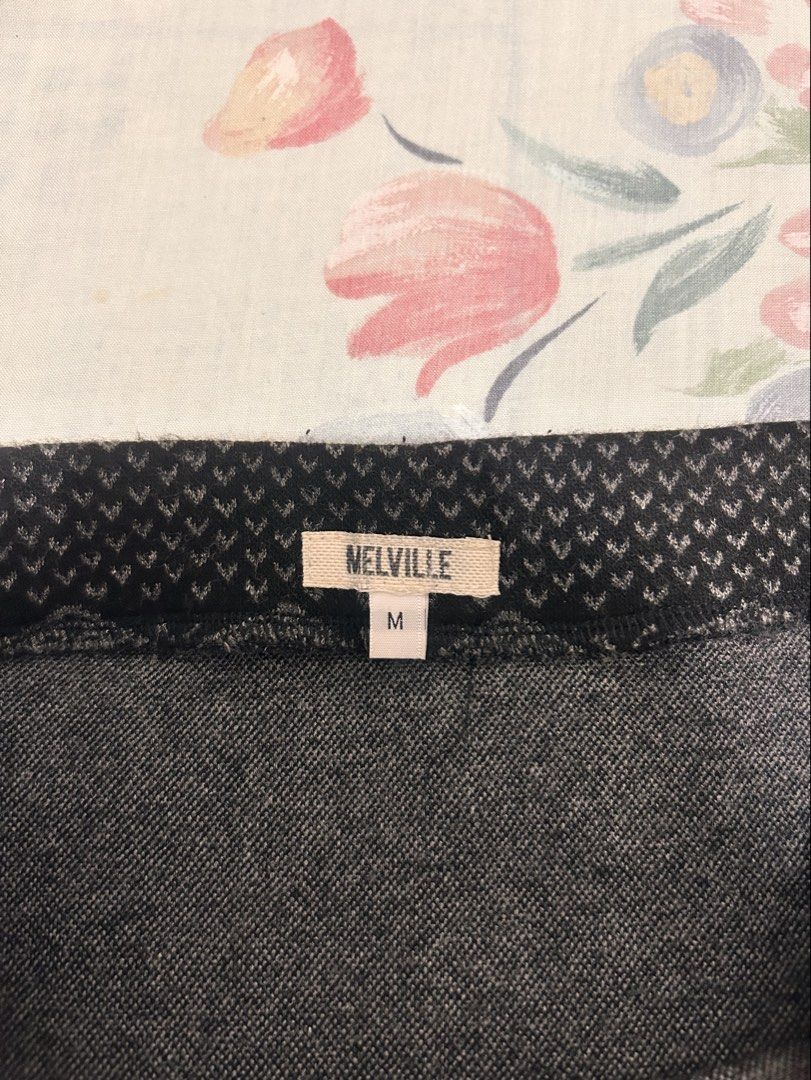 MELVILLE Black patterned skirt (Category: Skirts) located in Pinamalayan. Submitted by _dragonfly (Listing ID 1467501847, Image 2). Description: .