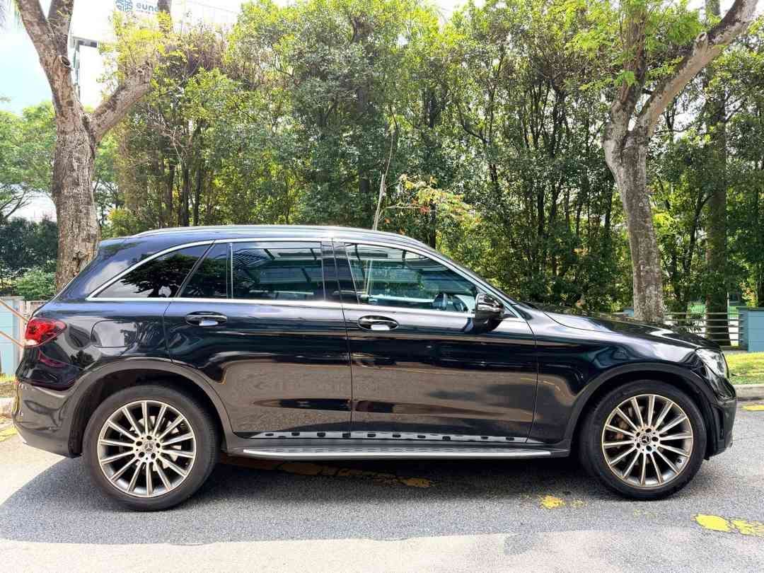 Mercedes-Benz GLC-Class Mild Hybrid 2019 GLC300 AMG Line 4MATIC (A) 2019 (Category: Used Cars) located in Singapore. Submitted by queenscarpl (Listing ID 1438732374, Image 2). Description: Showroom: Sin Ming 176 Sin Ming Drive #01-18 Singapore 575721 Sales Contact: Alvin Ng tel:88132929 .