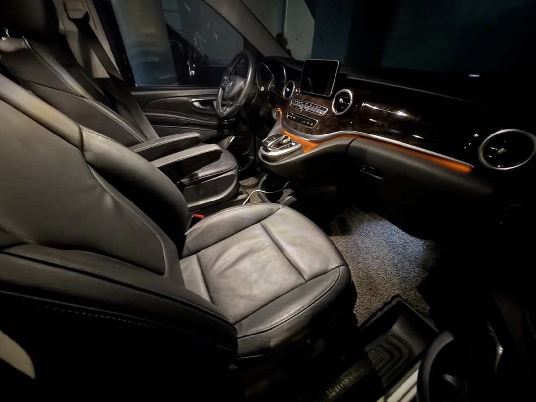 Mercedes-Benz V-Class V220d Auto (Category: Used Cars) located in San Juan City. Submitted by dy.toby (Listing ID 1467466546, Image 2). Description: 2017 Mercedes-Benz V-Class V220d 16t kms Automatic Diesel 6 captain seats Adjustable table New Dunlop Tires New android headunit (wireless carplay) Rfs: clearing garage space 1,280,000 neg. Fresh First owned.