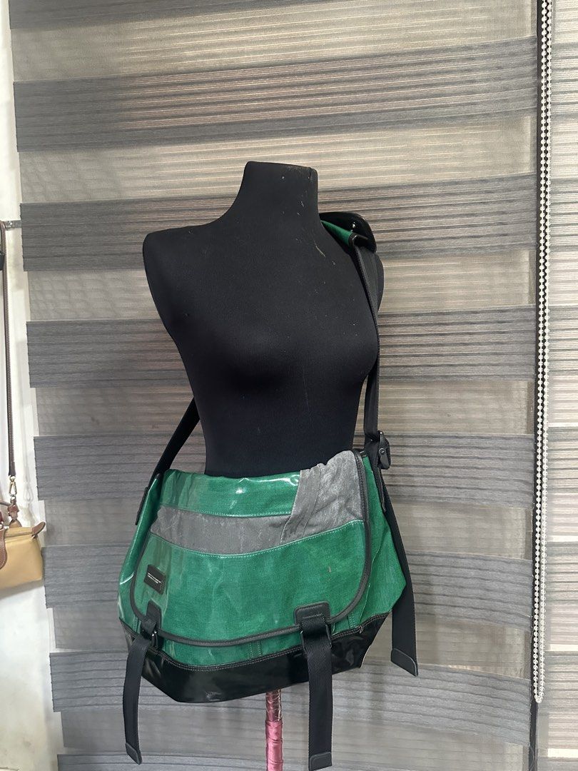 messenger bag with adjustable shoulder strap (Category: Sling Bags) located in Quezon City. Submitted by prelovedbagsbygiv (Listing ID 1467473912, Image 1). Description: .
