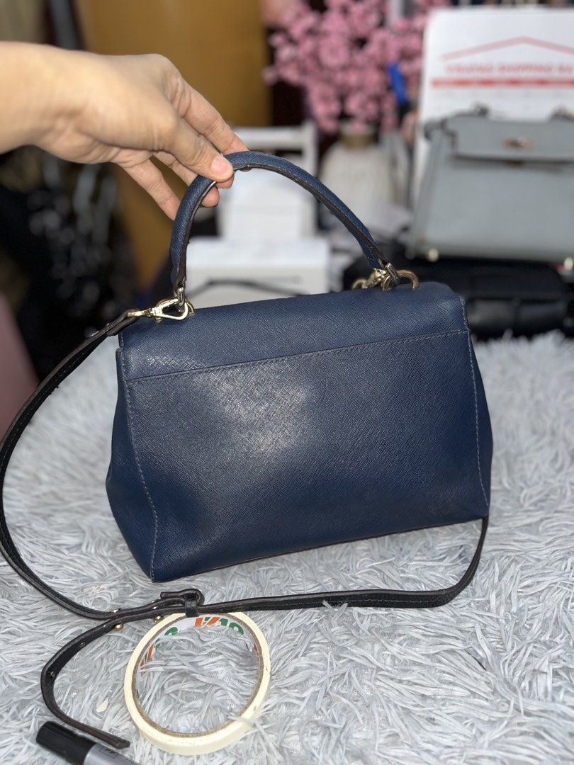 Michael Kors Ava Top Handle Crossbody Bag (Category: Shoulder Bags) located in Larena. Submitted by jaiyuki (Listing ID 1467493985, Image 3). Description: - no flaws - replaced lng ang long strap but from michael kors parin na brand.