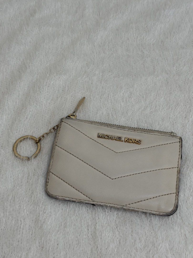 Michael Kors Card Holder (Category: Wallets & Card holders) located in Manila. Submitted by blancaonlnshop (Listing ID 1467406732, Image 1). Description: Michael Kors Card Holder Original What you see what you get 400 Only.