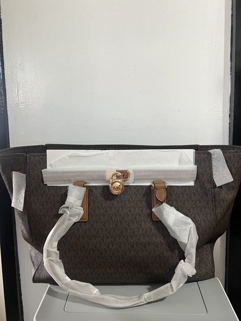 MICHAEL KORS HAMILTON LARGE TOTE (Category: Tote Bags) located in Baguio. Submitted by kyrawang22 (Listing ID 1467600741, Image 1). Description: .