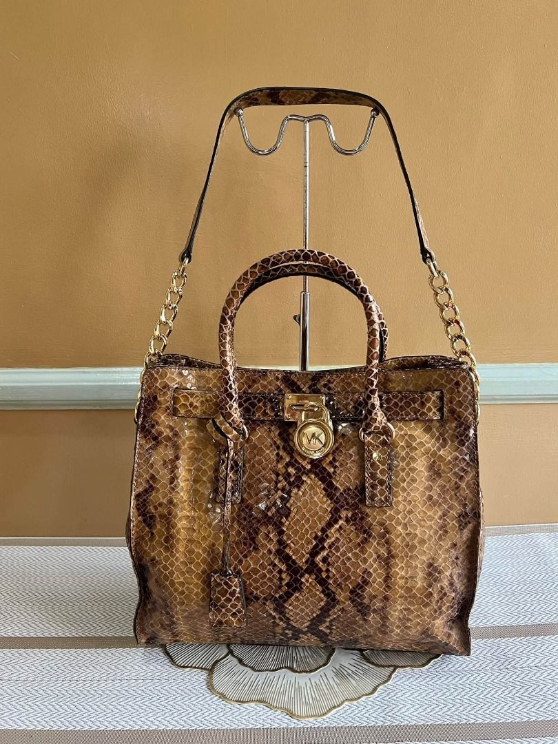 MICHAEL KORS Hamilton Shoulder Bag (Category: Tote Bags) located in Quezon City. Submitted by bellafashion08 (Listing ID 1467512985, Image 3). Description: Dimension: - Height =12 in. - Length = 12 in. * From U.S * Nice in actual .