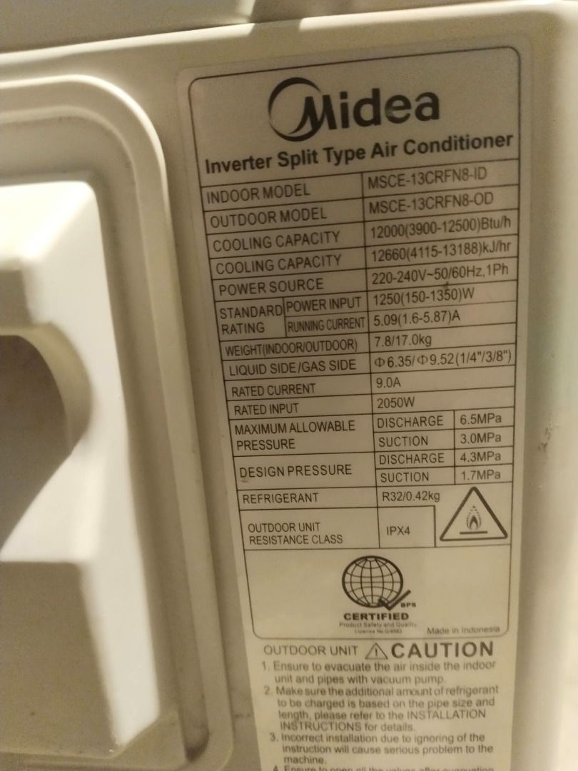 Midea celest pro Split Type Inverter Air Conditioner Set (Category: Air Conditioning and Heating) located in Caloocan City. Submitted by lawrenceje78309 (Listing ID 1467398115, Image 1). Description: Midea split type inverter aircon (indoor & outdoor units). Complete with remote, wrapped copper tubing, brackets, and manual. Ready for installation!.