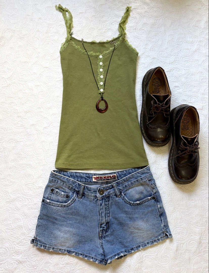 midwaist denim short (Category: Shorts) located in Tarlac. Submitted by pearl_xoxo (Listing ID 1467563721, Image 1). Description: - midwaist denim short bust: “ waist: 25-26 length: 9” size: issue: brand: kexulo .
