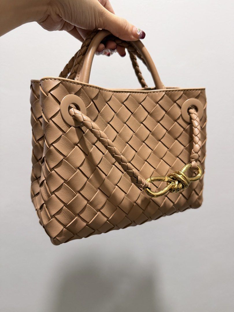 Mini Andiamo in Beige (Category: Luxury Bags & Wallets) located in Manila. Submitted by minimaison (Listing ID 1467572613, Image 2). Description: .