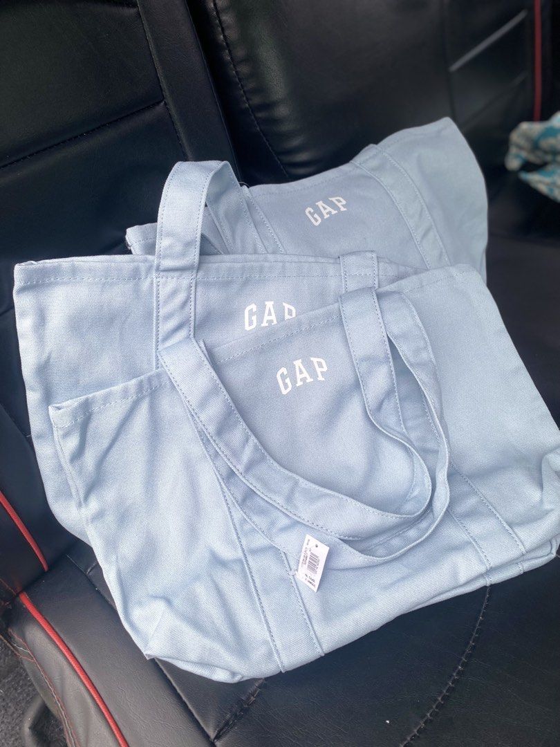 Mini Gap Tote Bag PINAS ONHAND 🇨🇦🇵🇭 (Category: Tote Bags) located in Norzagaray. Submitted by belleviecollections.6 (Listing ID 1463164886, Image 2). Description: 3pcs onhand canada available • FRESHLY ARRIVED (finally!) 🇨🇦🇵🇭 • 100% original (imported) • super nice ng color sa personal 😍.