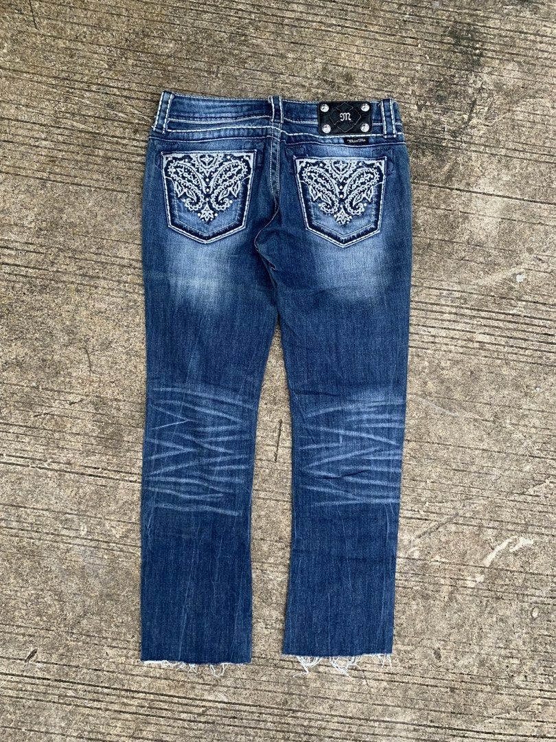 MISS ME (Category: Jeans) located in Cadiz. Submitted by luckytree.6dd895 (Listing ID 1467496455, Image 2). Description: MISS ME BOOTCUT JEANS WAIST: 27-28 LENGTH: 25 LEG OPENING: 7.