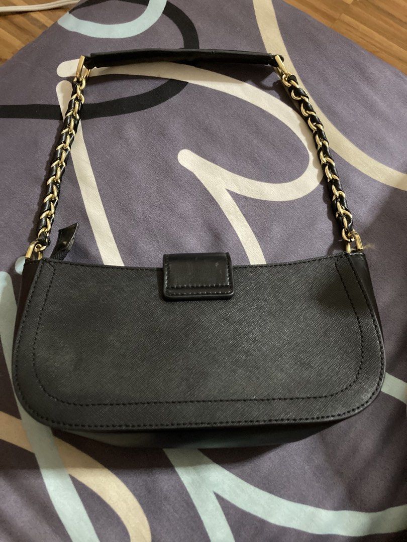 MK Carmen Small Pouchette (Category: Luxury Bags & Wallets) located in Cavite. Submitted by abengjoy30 (Listing ID 1467490925, Image 2). Description: .