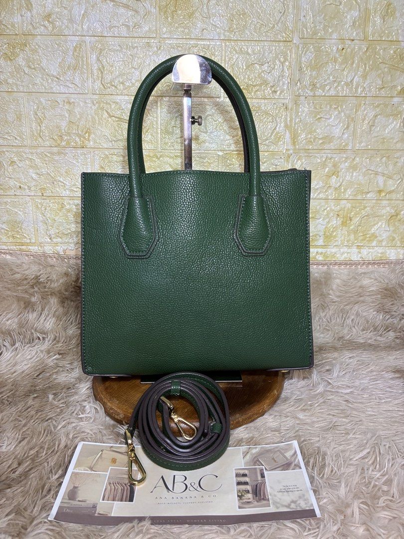 MK Mercer Medium Green (Category: Shoulder Bags) located in Subic. Submitted by anabananaco. (Listing ID 1467414055, Image 3). Description: Guaranteed authentic 👌 preloved bag 👜 sourced from Japan 🇯🇵 Shipping c/o buyer thru J&T or LBC.