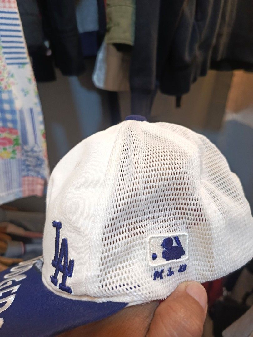 MLB L.A Doggers KID'S Embroidered trucker snapback (Category: Caps & Hats) located in San Francisco. Submitted by flipping_clothes (Listing ID 1467512244, Image 2). Description: ✅AUTHENTIC 💯 ✅ Big Embroidered all details ✅KIDS 5 to 8 years old ✅excellent as new ✅color rate 10/10 ✅excellent snap ✅no issue ,no flaws.