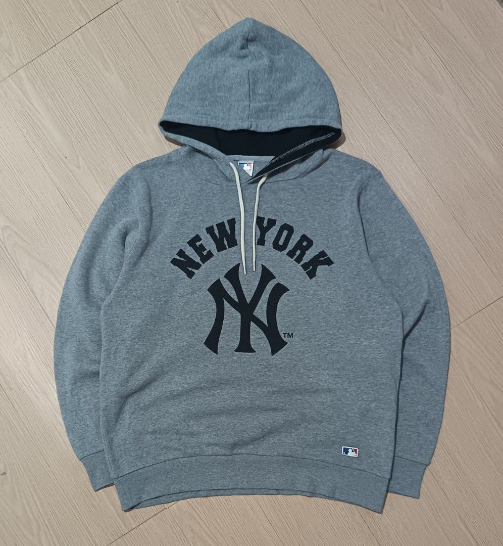 MLB NEW YORK GRAY HOODIE (Category: Coats, Jackets and Outerwear) located in Cavite. Submitted by marcuz.lifestyle (Listing ID 1467404607, Image 1). Description: WIDTH:23 LENGTH:27.5 EXCELLENT CONDITION NO ISSUE COLOR RATE:10/10 MOP:GCASH DELIVERY COURIER:JNT LOCATION:IMUS CAVITE.