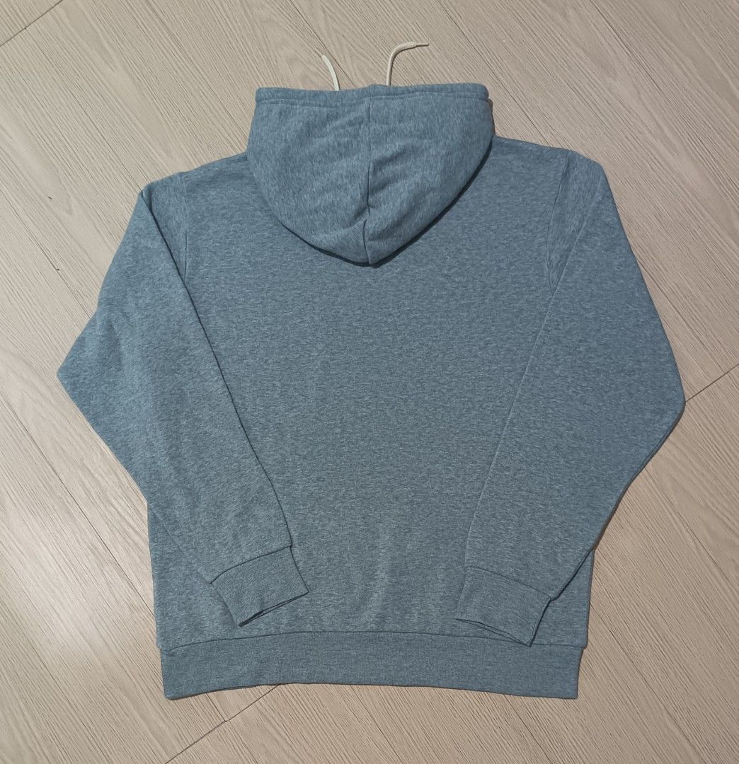 MLB NEW YORK GRAY HOODIE (Category: Coats, Jackets and Outerwear) located in Cavite. Submitted by marcuz.lifestyle (Listing ID 1467404607, Image 2). Description: WIDTH:23 LENGTH:27.5 EXCELLENT CONDITION NO ISSUE COLOR RATE:10/10 MOP:GCASH DELIVERY COURIER:JNT LOCATION:IMUS CAVITE.