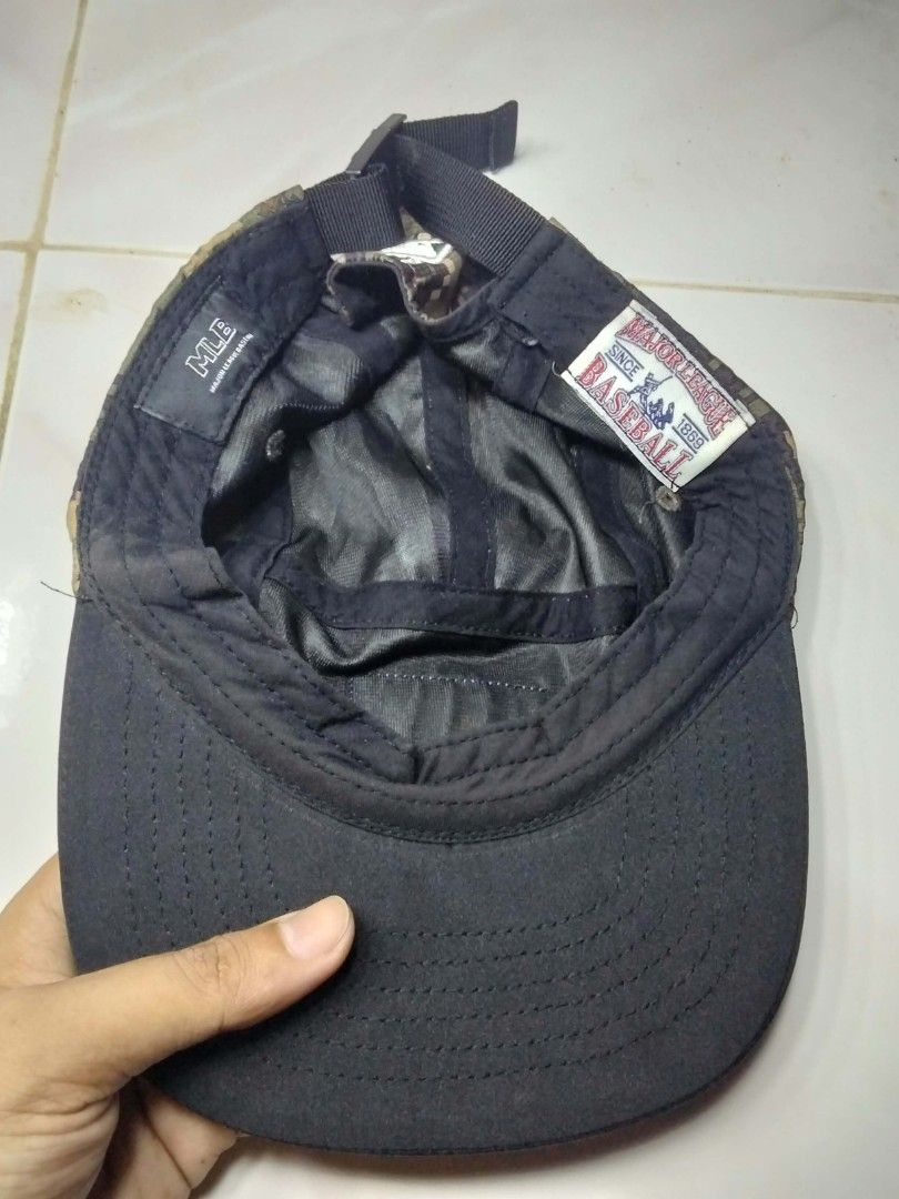 MLB New York Yankees Camo Camp Cap (Category: Caps & Hats) located in Aroroy. Submitted by pinaskaboo (Listing ID 1467451824, Image 3). Description: 5 panel camo condition 9/10 colorate 9.5/10 500+sf or swap sa dadhat MBL 47brand mo.