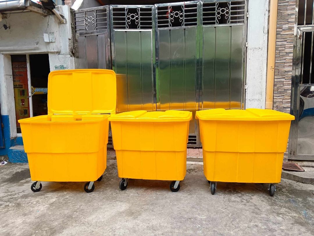 MOBILE TRASH BIN (Category: Waste Bins & Bags) located in Caloocan City. Submitted by royaldog_33b95e (Listing ID 1467448829, Image 2). Description: MOBILE TRASH BIN 660 LITERS ( 113 H x 70 W x 129 L) 1100 LITERS ( 130Lx106Wx130Hcm) JUST CALL US / Pm me for more info. -09971763227 LOOK FOR : Angelina Address: 634 JRA COMPOUND LUPANG PARI SAN MIGUEL PASIG CITY WEBSITE: http://jocelynesidera30.wibsite.com/joekelceetrading email: [hidden information