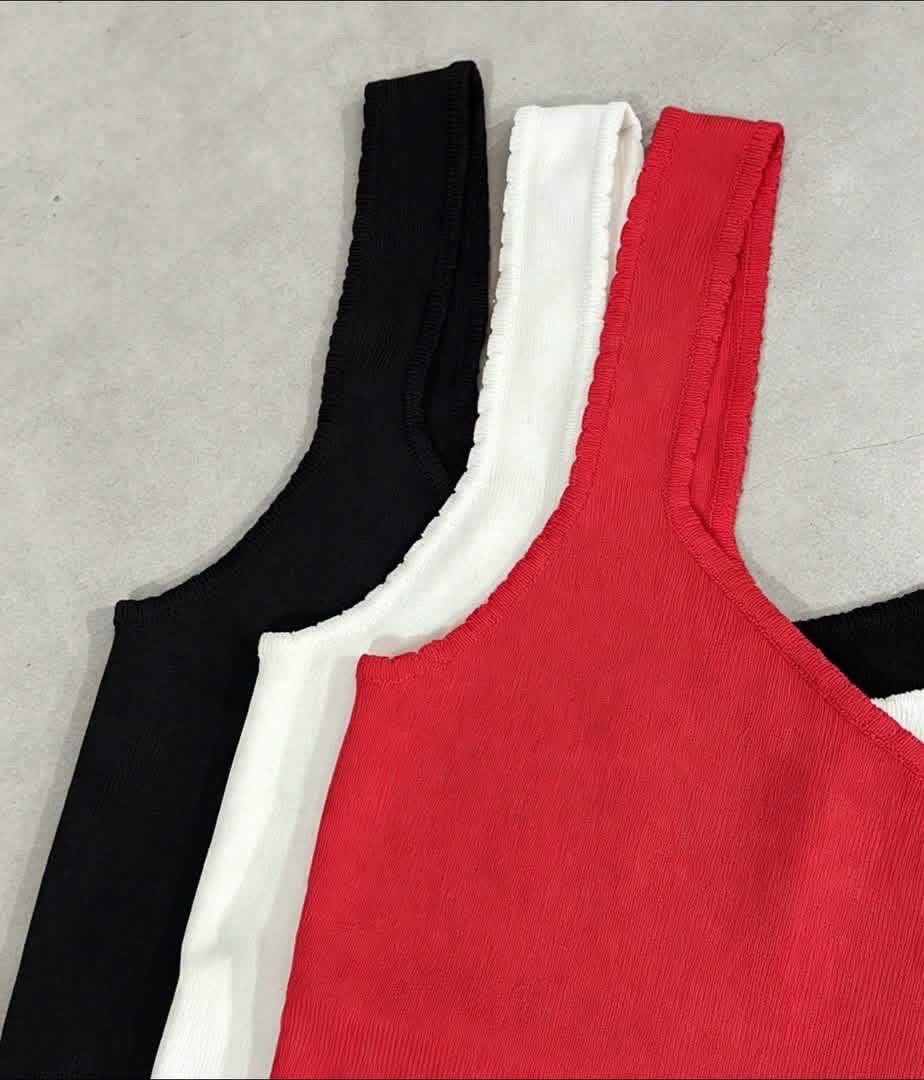 Mojito Knitted Sleeveless Top in Red Large (Category: Sleeveless) located in Muntinlupa City. Submitted by kibscollection03 (Listing ID 1467550238, Image 2). Description: Large Bust: 36 to 38 Waist:32 to 33 📍Alabang, Muntinlupa 📦Courier: JRS / LBC (shouldered by the buyer) 🛍️ Meet up: Total Soldiers Hills / Festival Mall/ Alabang Town Center / Molito Alabang 🛵 Same day delivery: Lalamove or Grab (shouldered by the buyer) 🧾Mode of payment : M