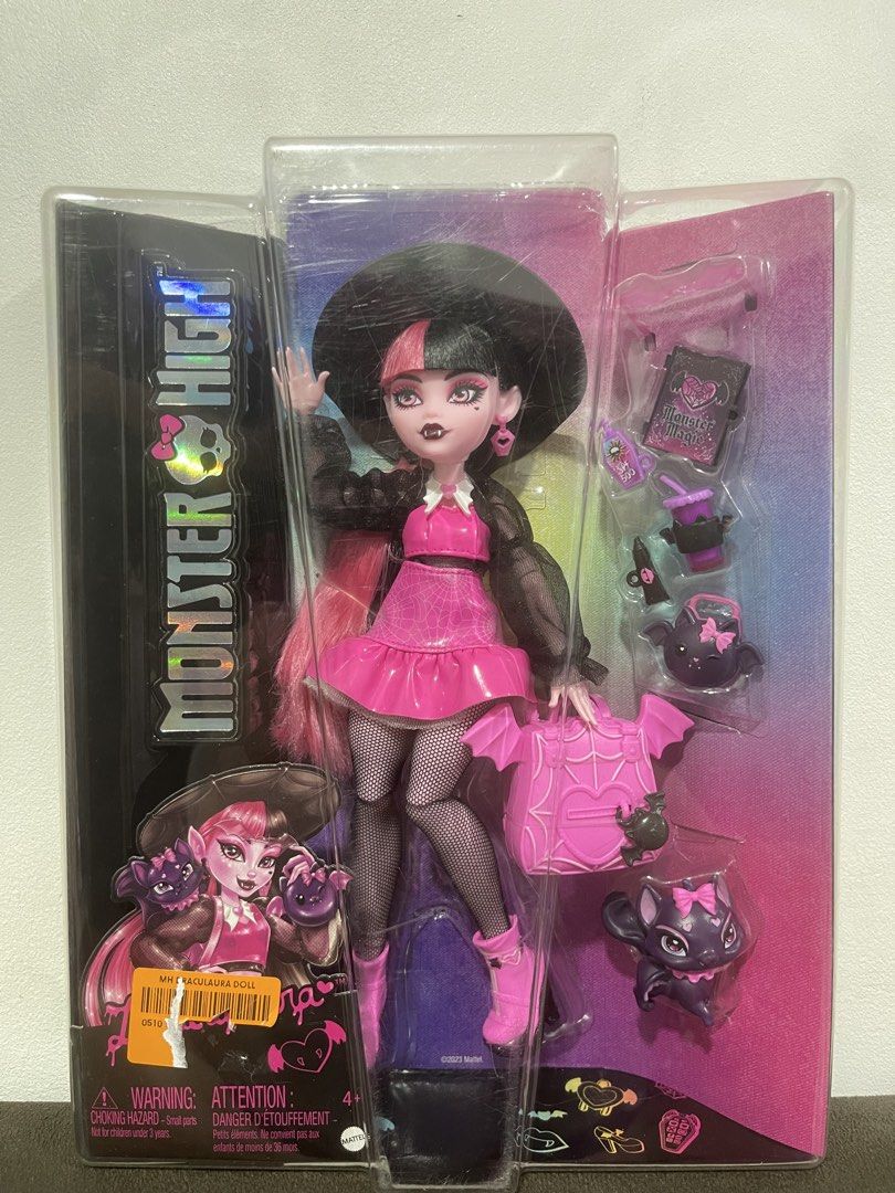 Monster High Draculaura Brandnew Doll (Category: Kids Toys) located in Manila. Submitted by jassie06 (Listing ID 1467516139, Image 1). Description: Brandnew in Box Draculaura 🩷 What you see is what you get. Selling super low na po than the price its originally bought for. .