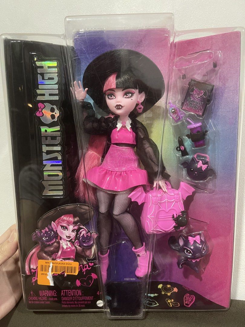 Monster High Draculaura Brandnew Doll (Category: Kids Toys) located in Manila. Submitted by jassie06 (Listing ID 1467516139, Image 3). Description: Brandnew in Box Draculaura 🩷 What you see is what you get. Selling super low na po than the price its originally bought for. .