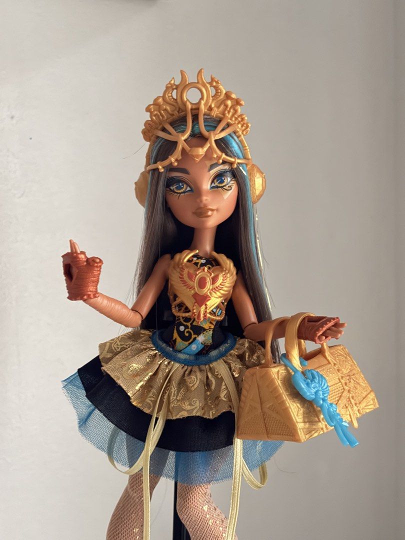 Monster High SS4 Cleo (Category: Kids Toys) located in Quezon City. Submitted by g4yb3 (Listing ID 1467364165, Image 1). Description: Monster High G3 SS4 Cleo De Nile Complete.