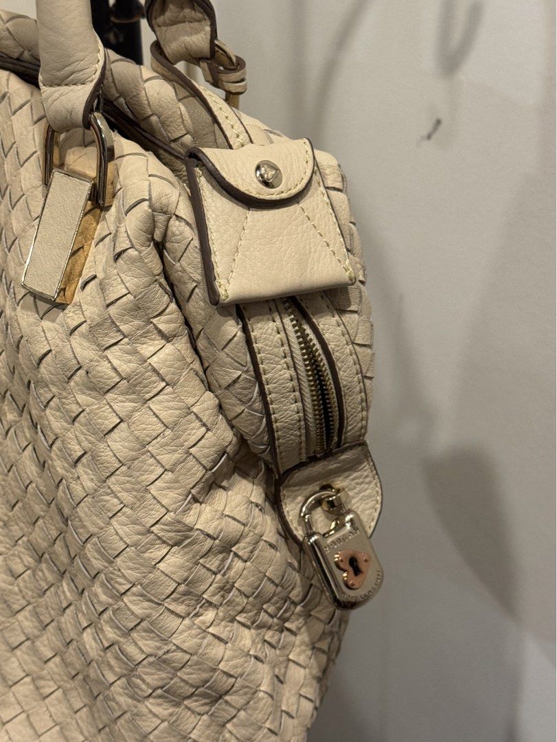 Morgan weave shoulder Bag (Category: Shoulder Bags) located in Paranaque City. Submitted by celinegab (Listing ID 1467513118, Image 3). Description: .